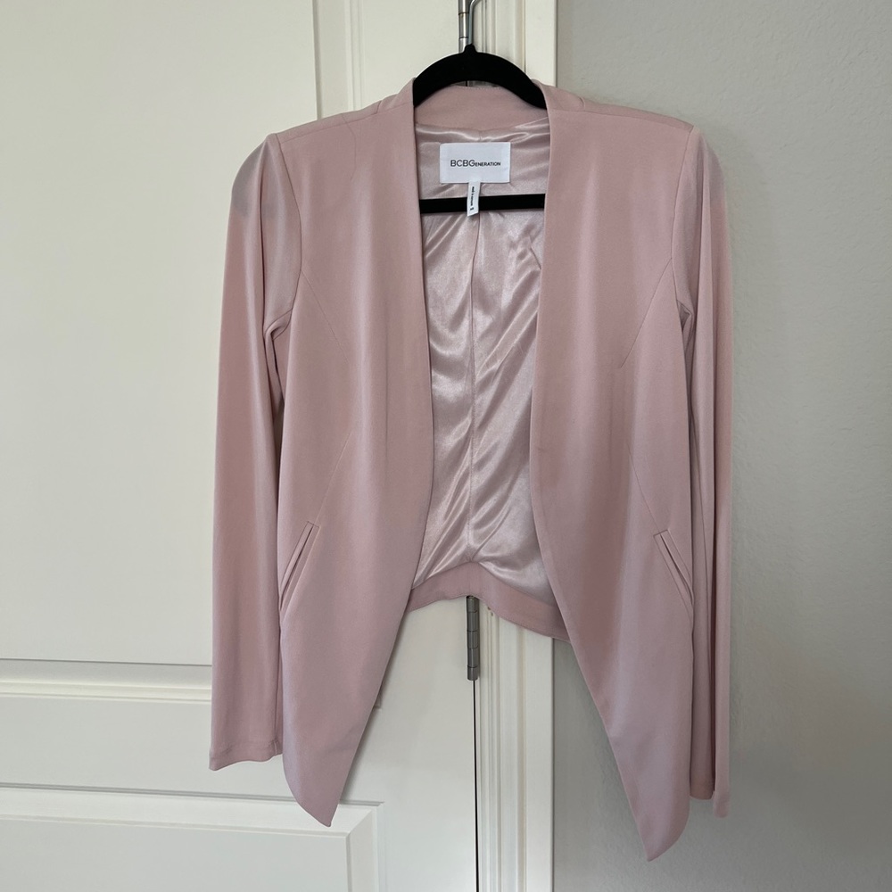 BCBG soft, pink blazer. Lined . Size xs